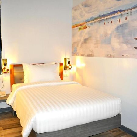 Gq Plaza Hotell Kalibo Eksteriør bilde