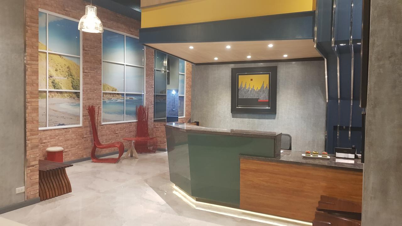 Gq Plaza Hotell Kalibo Eksteriør bilde