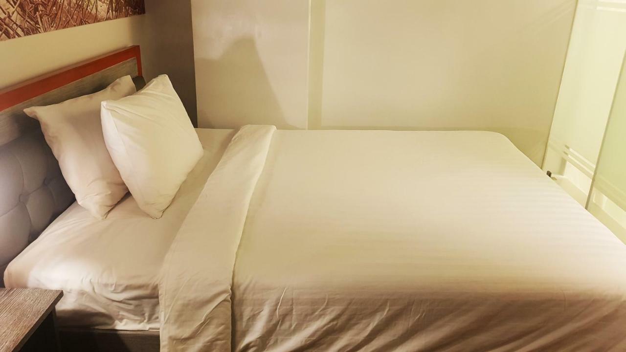 Gq Plaza Hotell Kalibo Eksteriør bilde